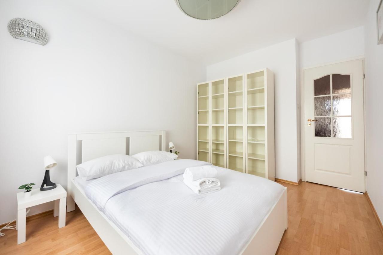 Ken 54 2-bedroom Warschau